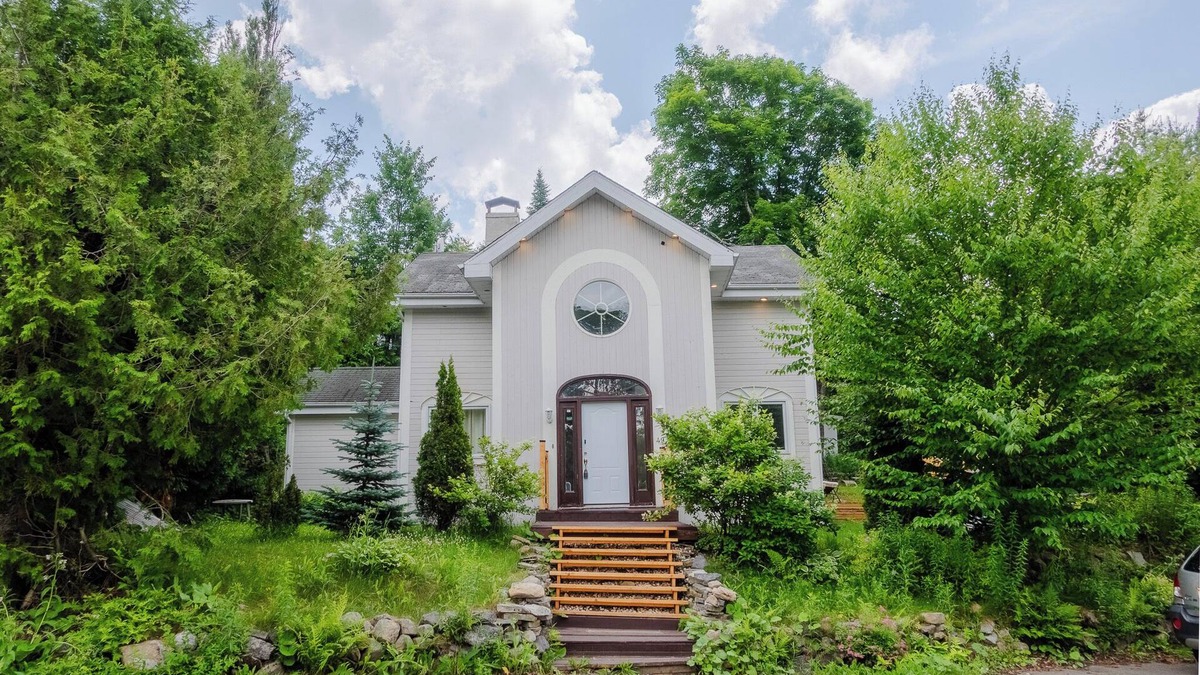 St-Adolphe-d'Howard House | Welcome to our charming cottage in Saint-Adolphe-d'Howard!