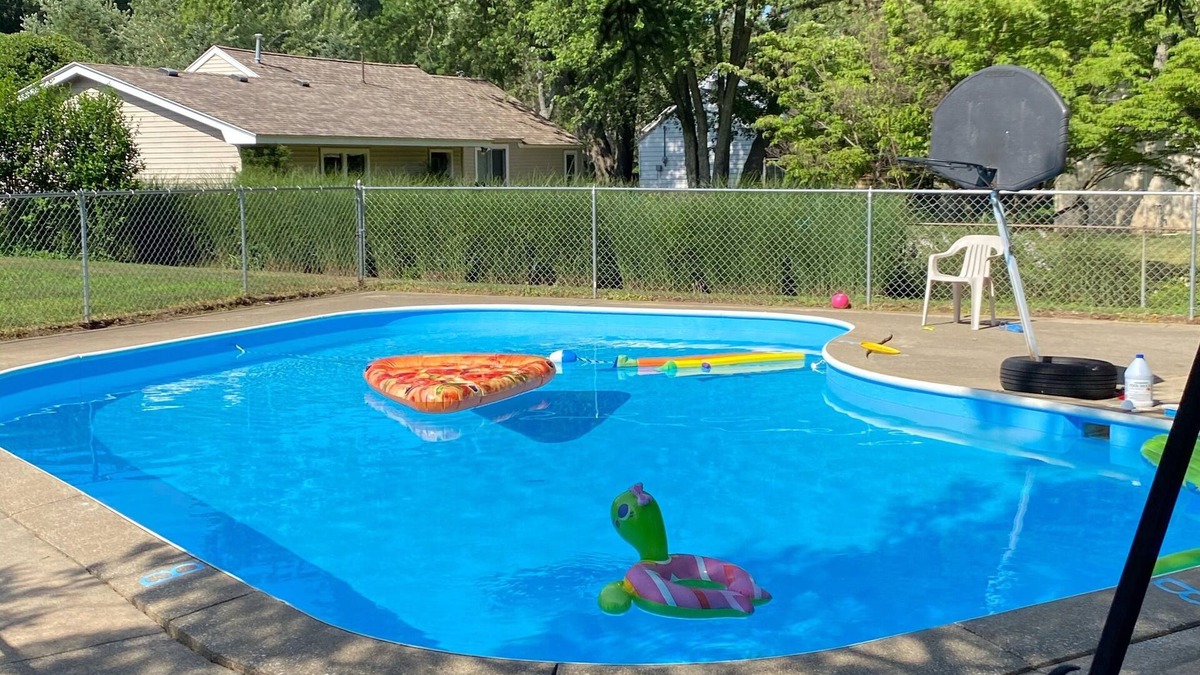 Holland House | "Welcome Home"- w/ *Pool* and *Near Lake Mi Beaches and Downtown*
