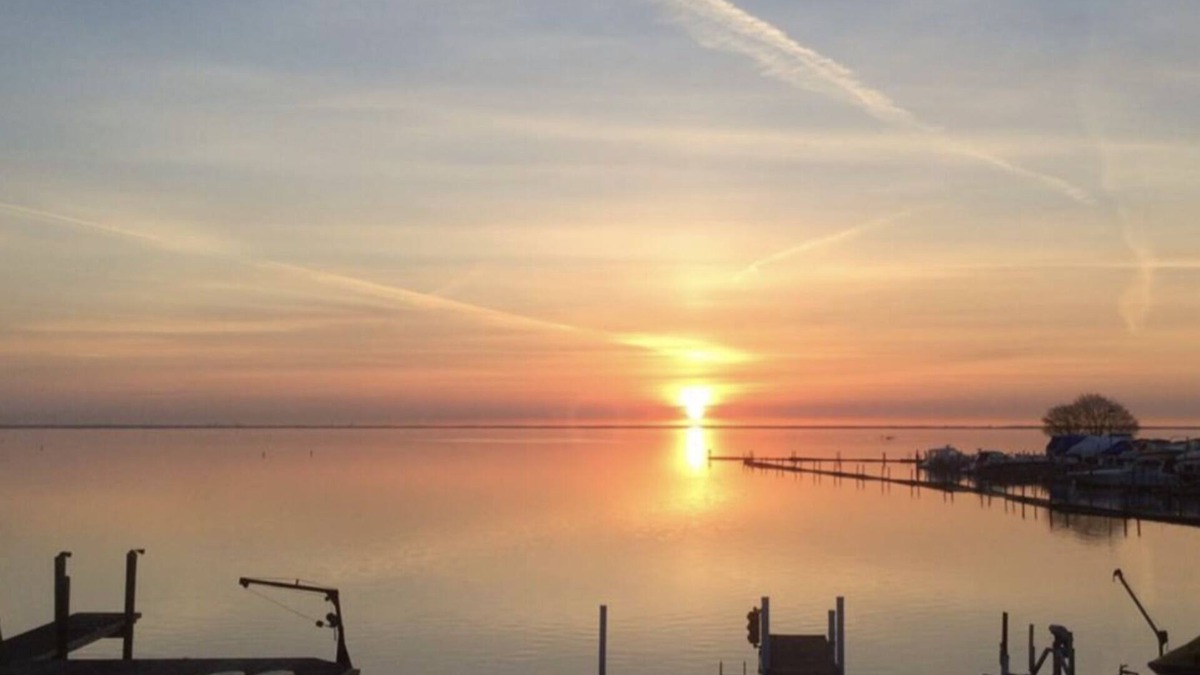 Harrison House | Welcome Lake Lovers, Beautiful Waterfront Home!