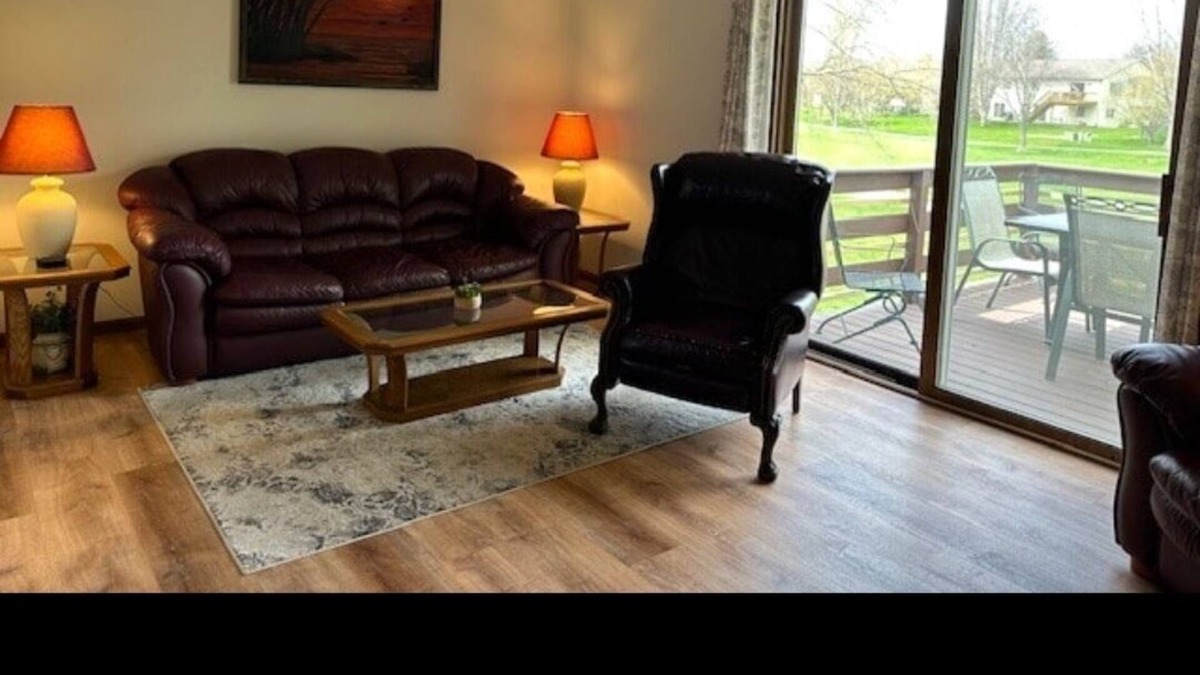 De Forest House | Welcome! Living rm, Family rm, 2 Bathrm w/shower