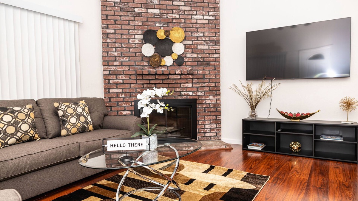 Sacramento House | Welcome. Relax, Enjoy, 3 bedrooms/2 bathrooms Duplex, Close to Everything