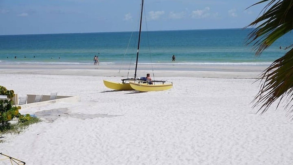 North Redington Beach Resort | WELCOME to the best beach anywhere