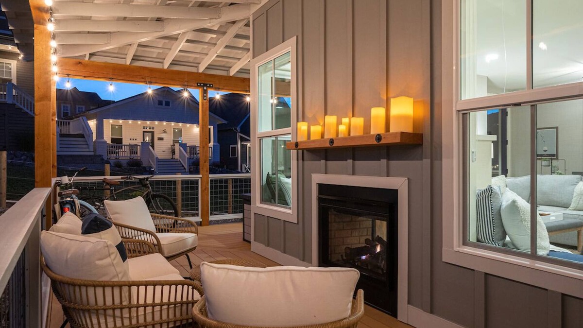 Chelan House | Welcome to 5 O’Clock Somewhere at The Lookout at Lake Chelan