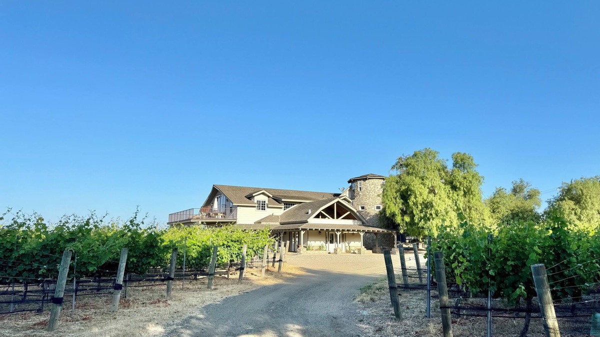 Santa Ynez Cottage | Welcome to a Unique Getaway – THE COTTAGE @ The Big Pond Ranch & Vineyards