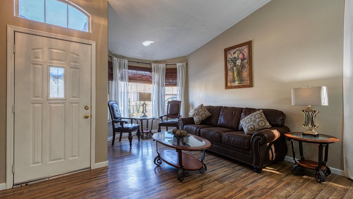 Peoria House | WELCOME TO ALEXANDRIA [Hassle free check out]