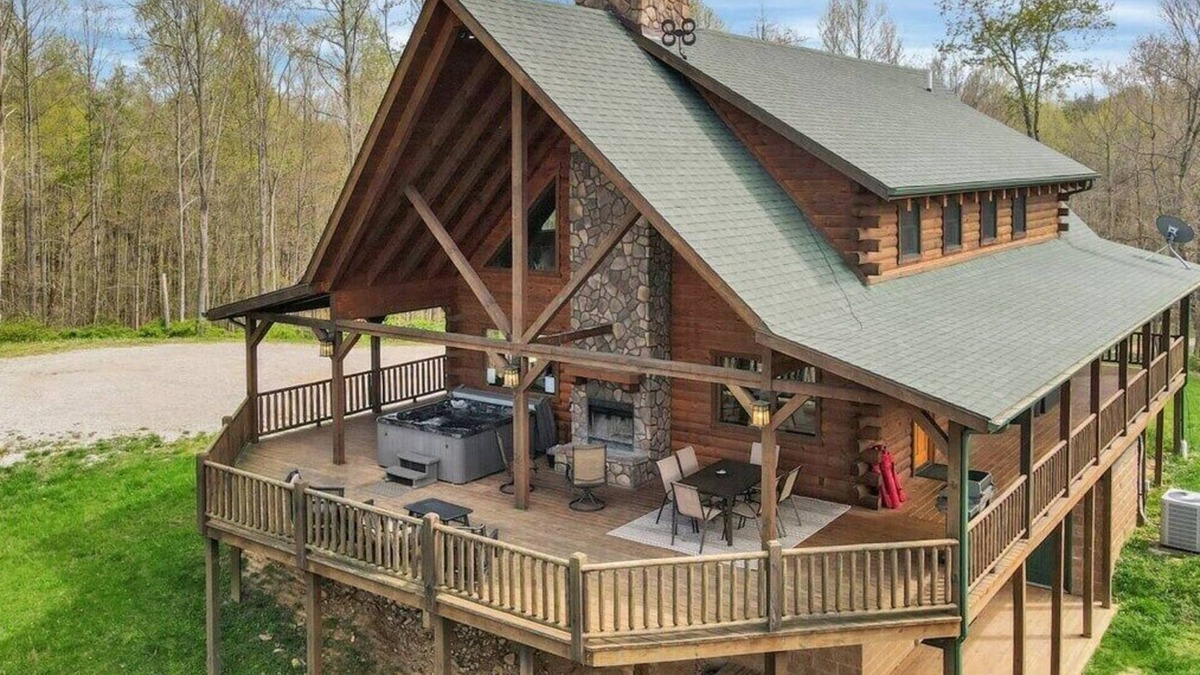 Sugar Grove Cabin | Welcome to Arrow Ridge Lodge