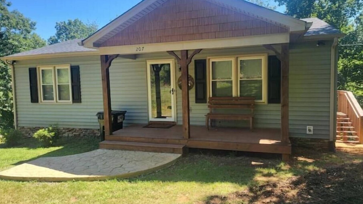Monroe House | Welcome to Bear Mountain Farm
