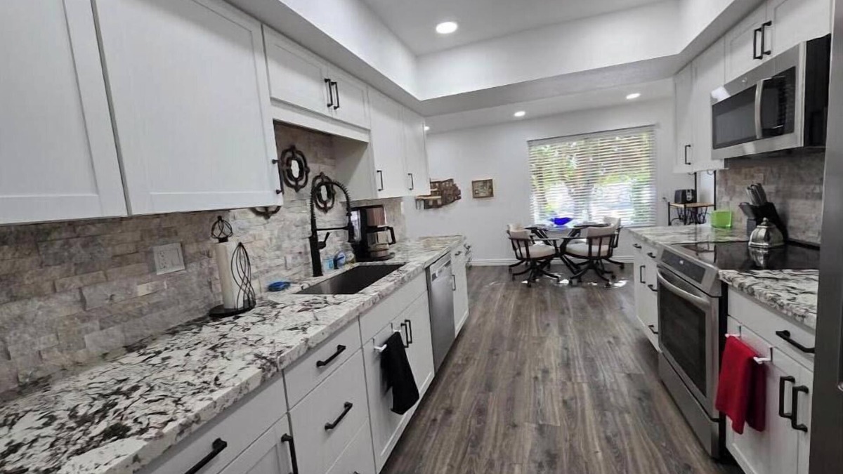 Sun City West Condo | Welcome to beautiful Desert Glen Inn located in the "Arizona Valley of the Sun"