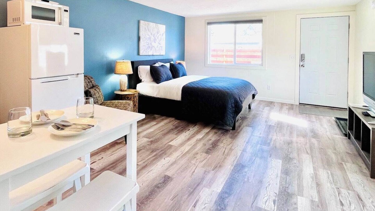 Rose Park Apartment | Welcome to Big Sky 2 - Adorable Midtown Studio