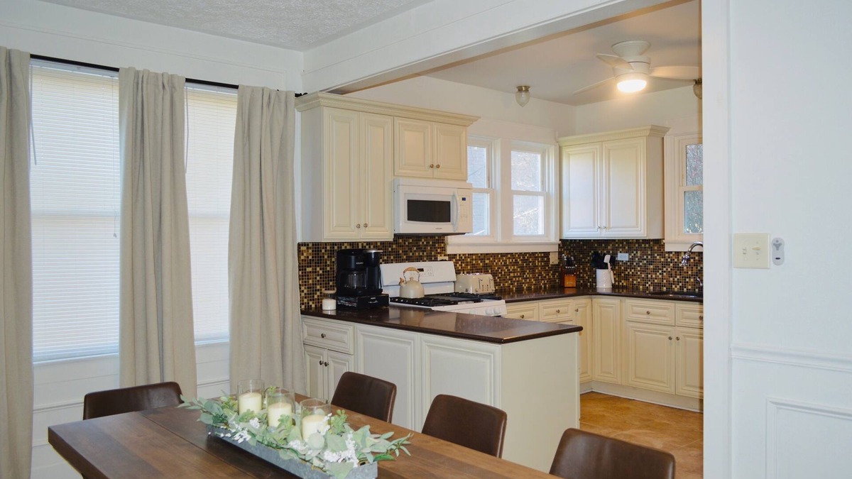 Morgantown House | Welcome to Blue and Gold Getaway!