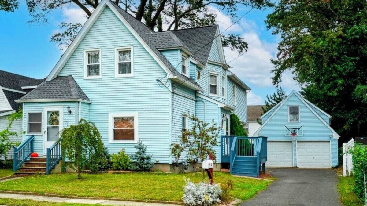 Keansburg House | Welcome to Blue Haven: Comfort and Charm~Steps from the Beach!