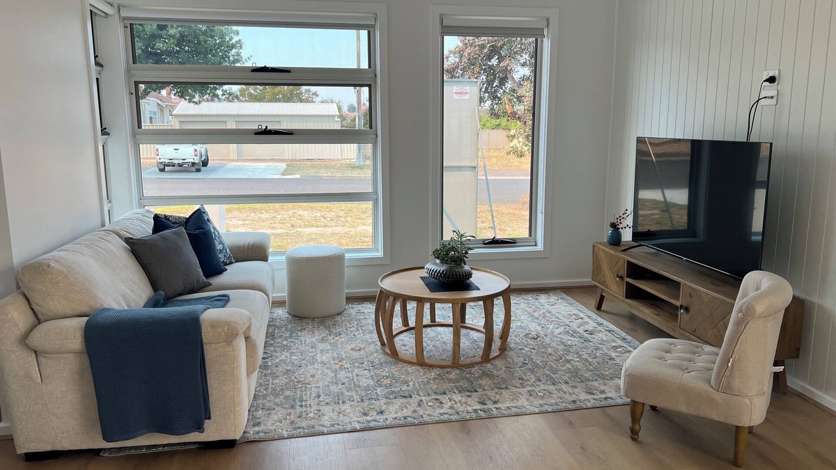 Ararat House | Welcome To Casa Blanca in Ararat