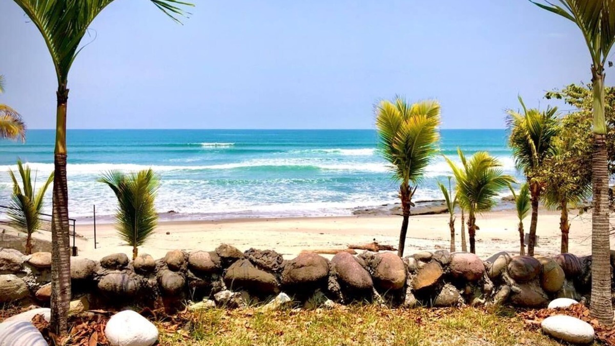 Boca Corona Apartment | Welcome to Casa Pintada - Your Tropical Escape by the Beach!