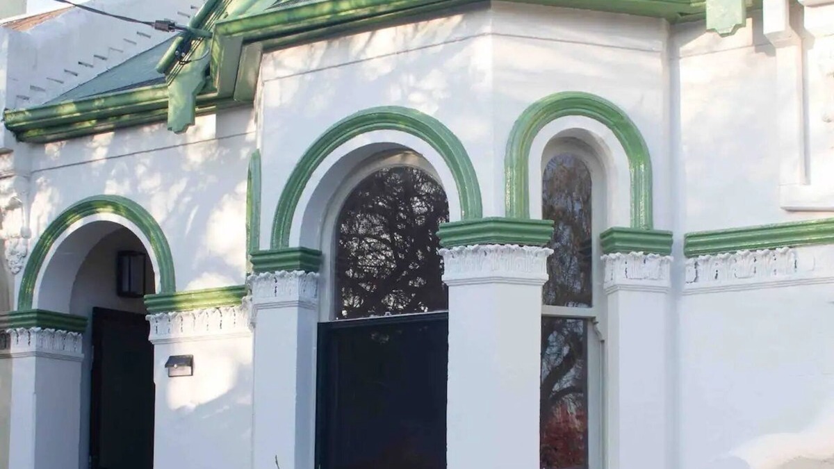 Bondi Junction House | Welcome to "Churchill's Rest" - a meticulously renovated Victorian-era home.