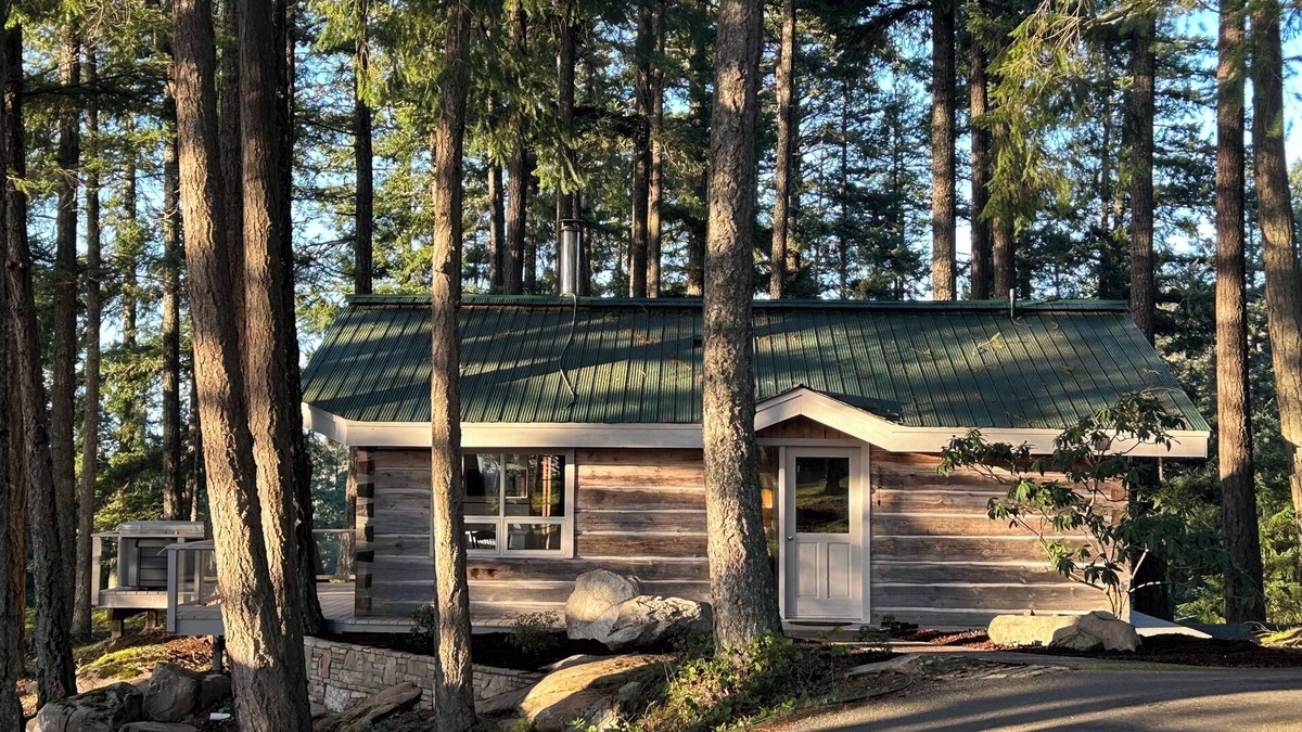 Mayne Island Cabin | Welcome to Cloud 99!
