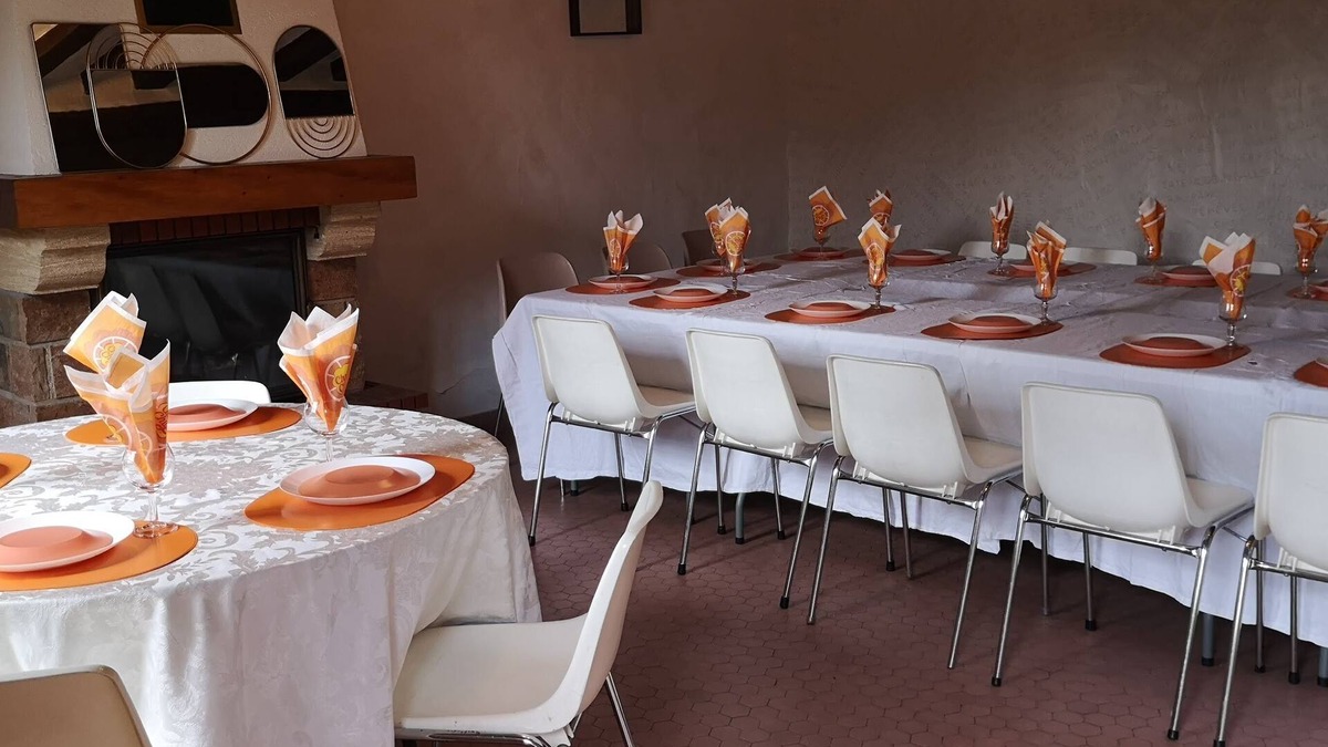 Cogners House | Welcome to Cogners 20 beds with 3 gardens in a quiet village