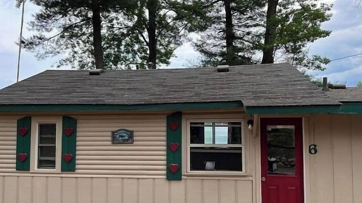 Gaylord Cabin | Welcome to Cottage 6 at Heart Lake Resort!