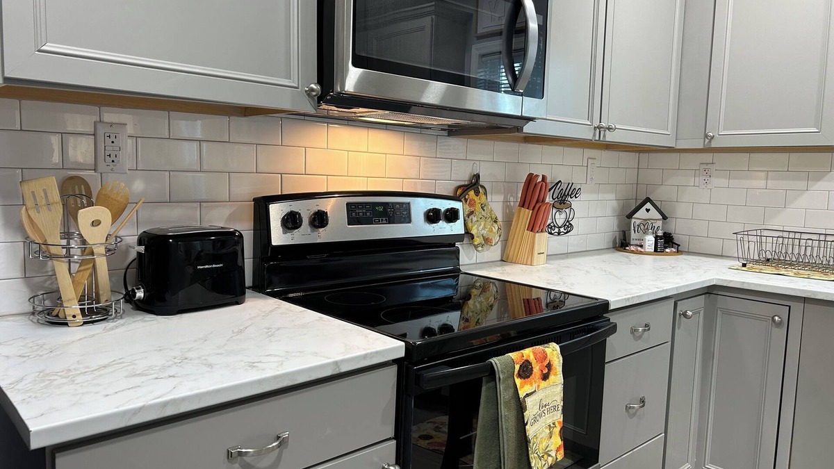 Battleboro House | Welcome To Cozy Living! Peaceful & Simple 7 mins to NC Wesleyan 15min to R.Mount