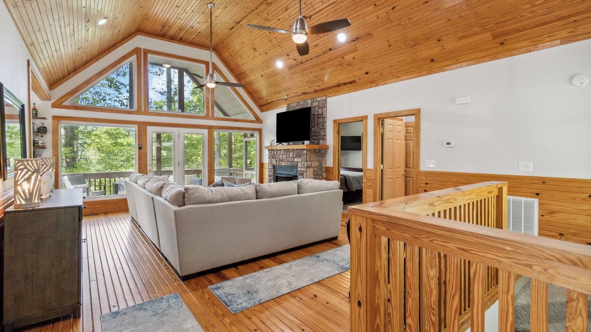Sloans Valley House | Welcome to "Cumberland Lake Oasis" – Your Perfect Lakeside Retreat!
