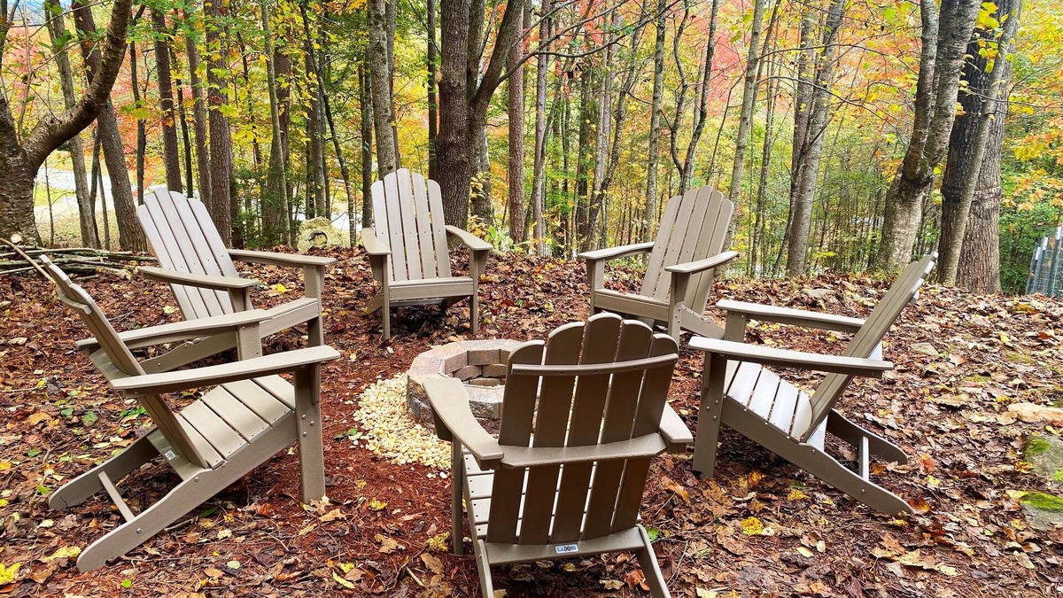 Blairsville Cabin | Welcome to Deer Ridge! Dog Friendly, 2 Bedroom and 2 Bath - sleeps 6.