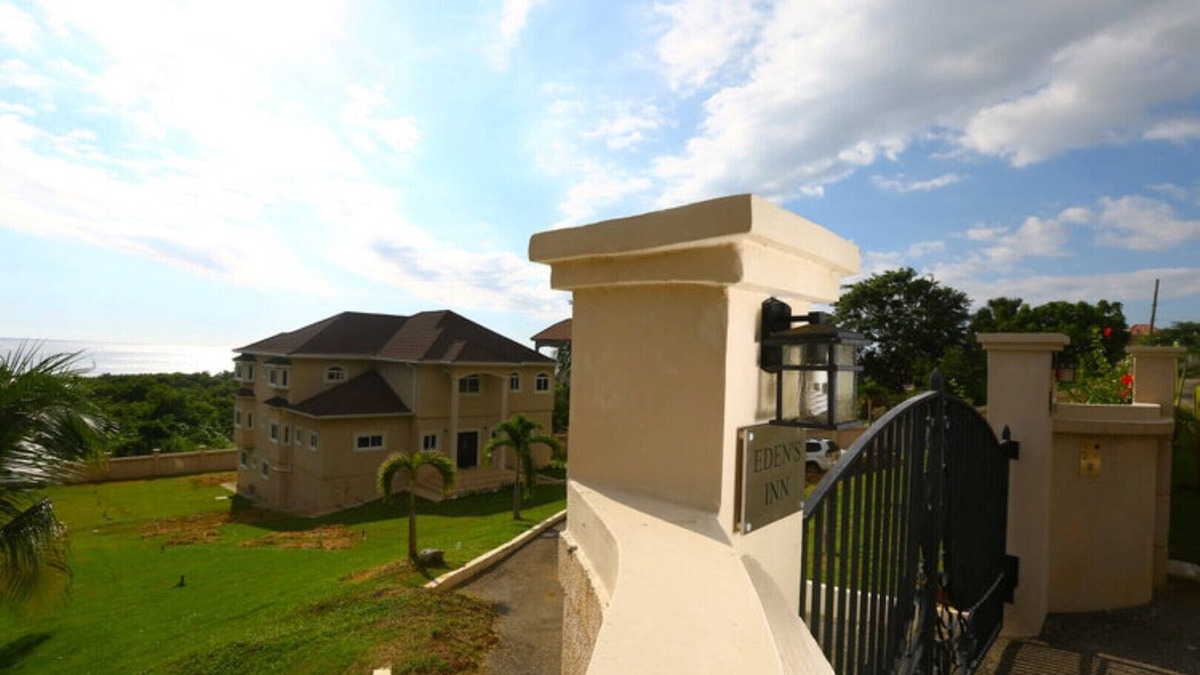 Whitehouse Villa | Welcome to Eden’s Inn