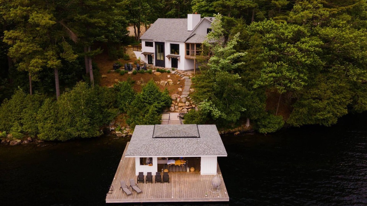 Bala House | Welcome to Falcon’s Nest, your 6 bedroom luxury all-season cottage retreat nestled on Lake Muskoka