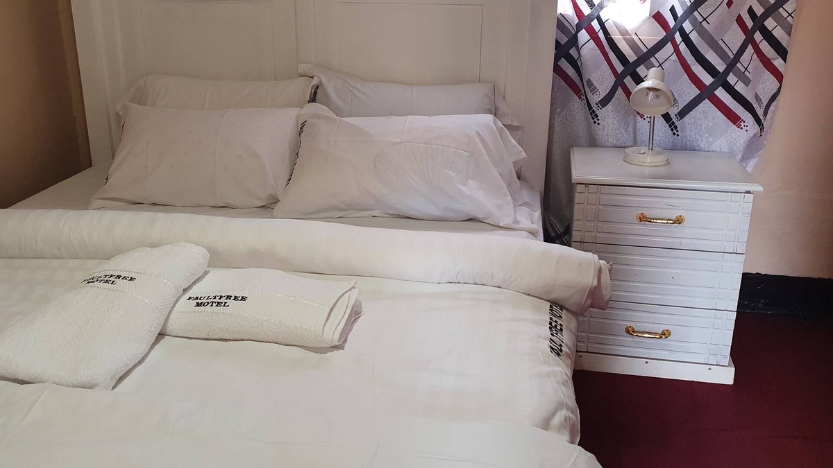 Entebbe Bed & Breakfast | Welcome to Faultfree Safari Motel