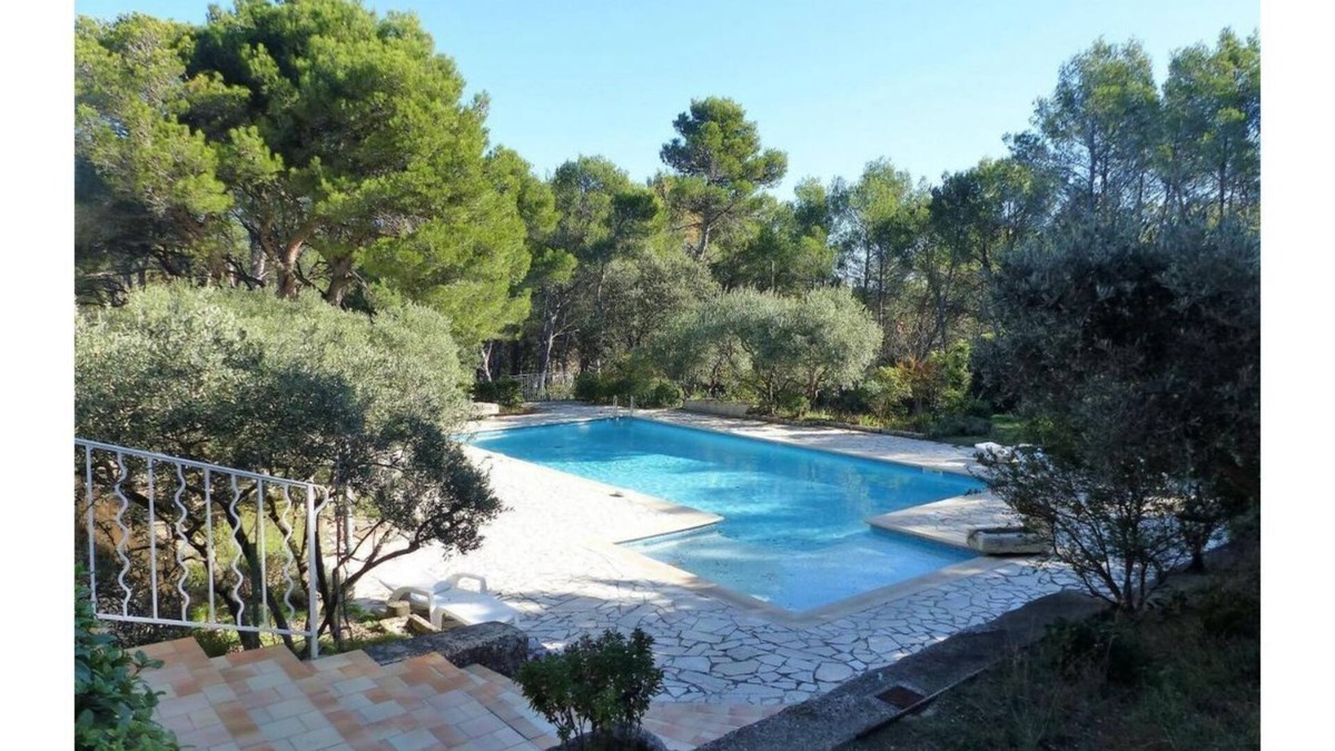 St.-Remy-de-Provence Villa | WELCOME TO OUR 300M2 STUNNING STONE HOUSE IN THE SCENTS OF PROVENCE