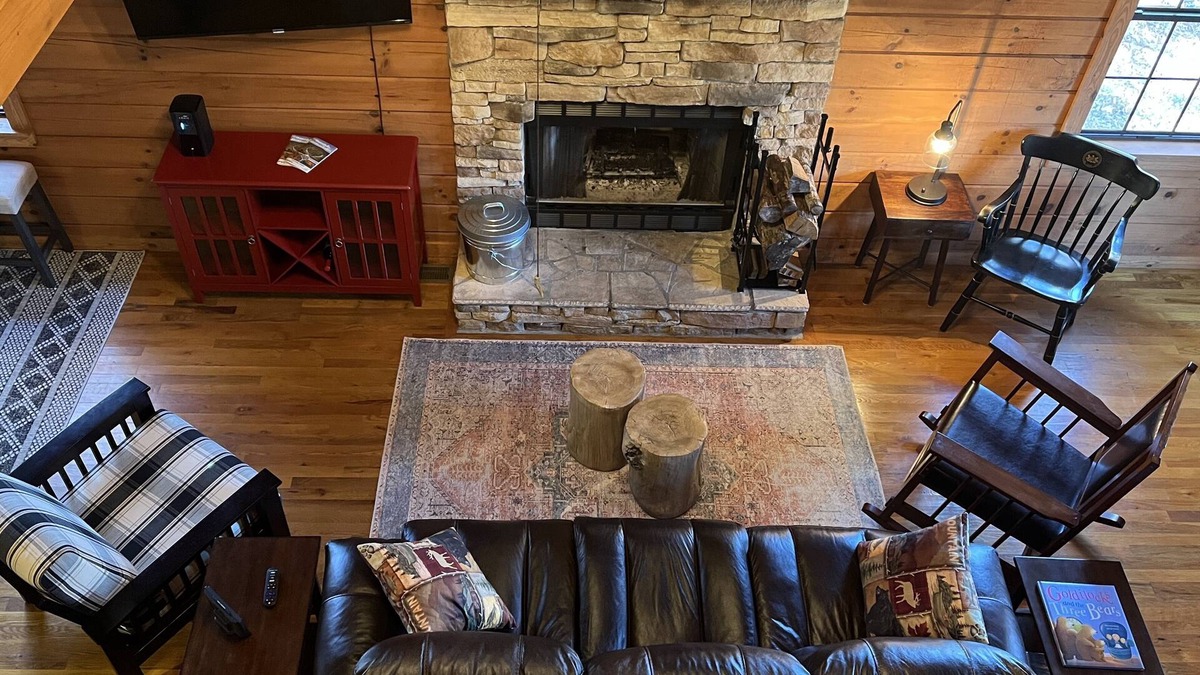 Tamassee Cabin | Welcome to Goldilocks' Cozy and "Just Right" Cabin