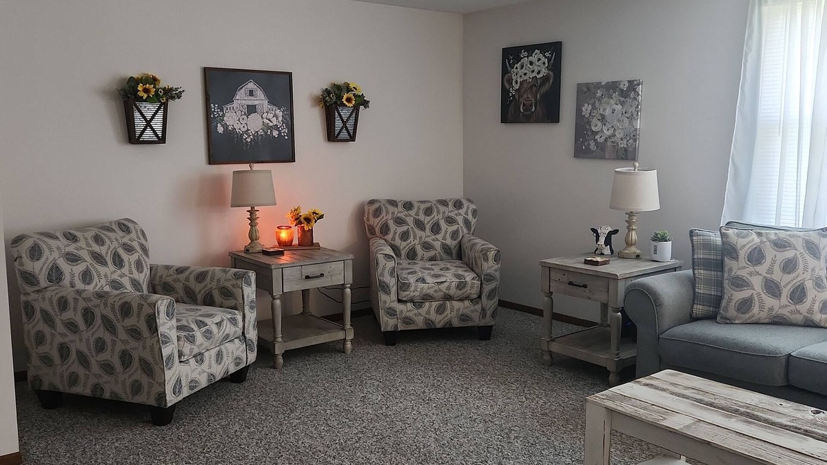 Niagara Falls Condo | Welcome to Harvest Haven's Sunflower Serenity