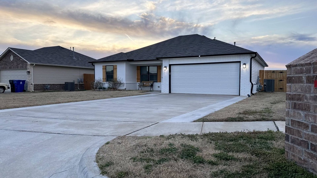 Broken Arrow House | Welcome to Innovators Home Broken Arrow with Large Driveway