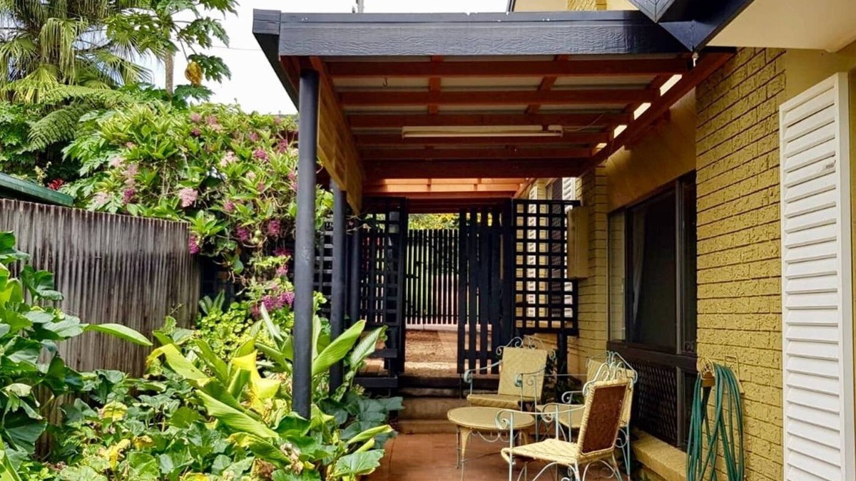 Yungaburra Villa | Welcome to Lakeside, Yungaburra with the lake literally at your doorstep.