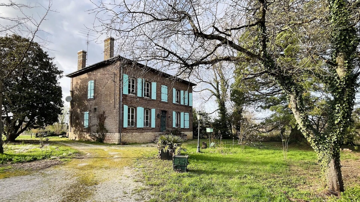 Simard House | Welcome to Les Bons Amis