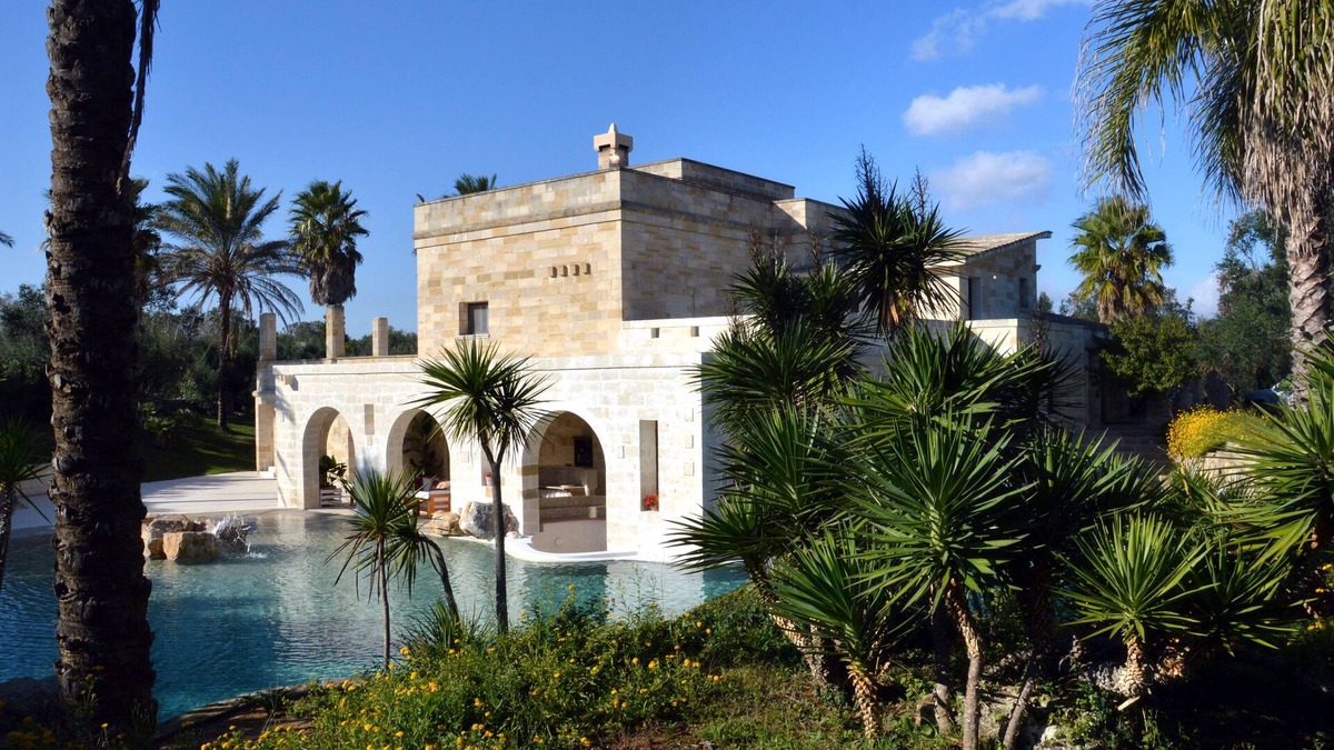 Sanarica Villa | "Welcome to Masseria Quadrelli: an oasis of elegance in the heart of Salento"
