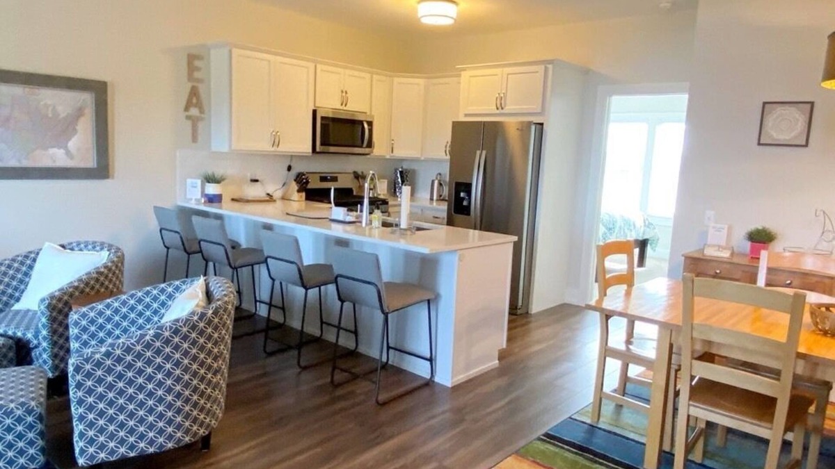 Saint Joseph House | Welcome to MI Vacation Retreat in St. Joseph, Michigan!