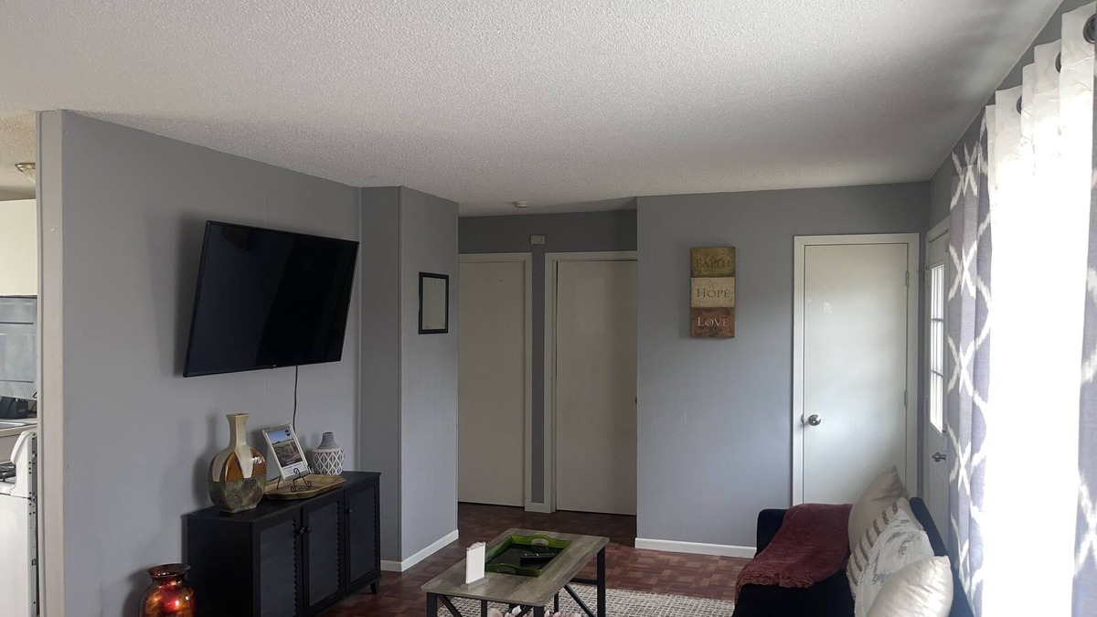 Brooklyn Park House | Welcome to Miracle House, a family friendly home away from home.