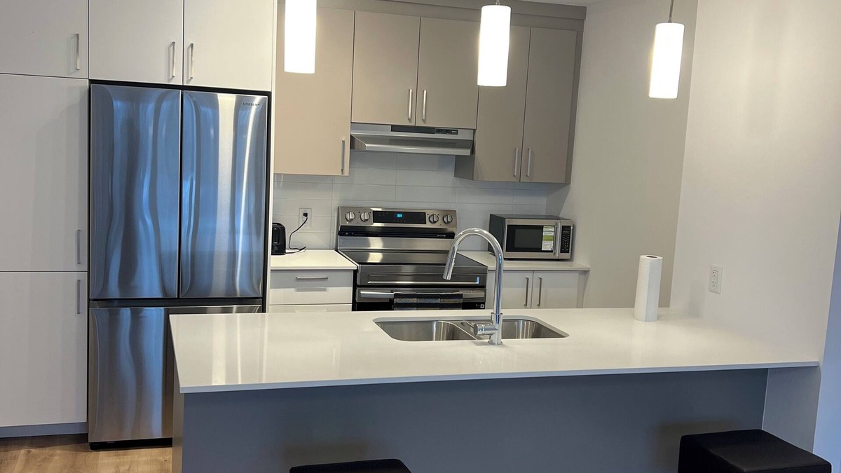 Aylmer Condo | Welcome to my stylish, Cozy and warm 1-bedroom condo!