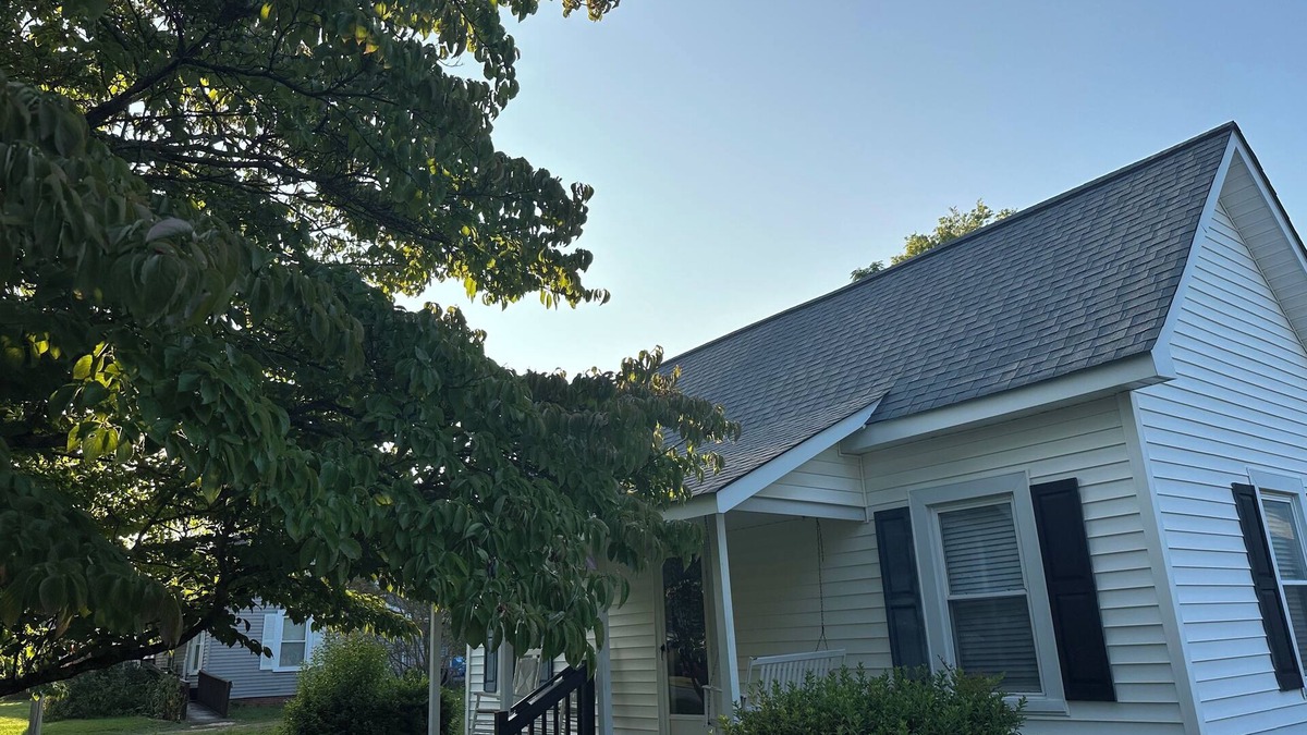 Kershaw House | Welcome to Nana's Strawberry Fields Retreat: 5 miles from Carolina Motorsports!