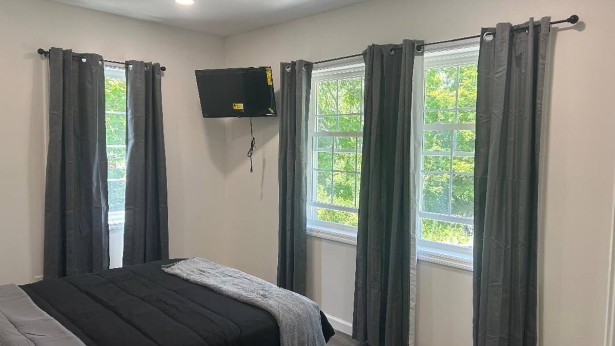 New Paltz House | Welcome to New Paltz. Charming 3-bedroom house with AC, WIFI,