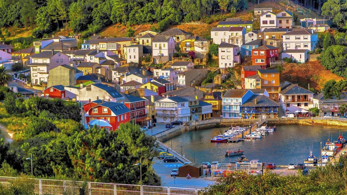 Porto do Barqueiro Apartment | Welcome to our cozy apartment in O Barco, Galicia!