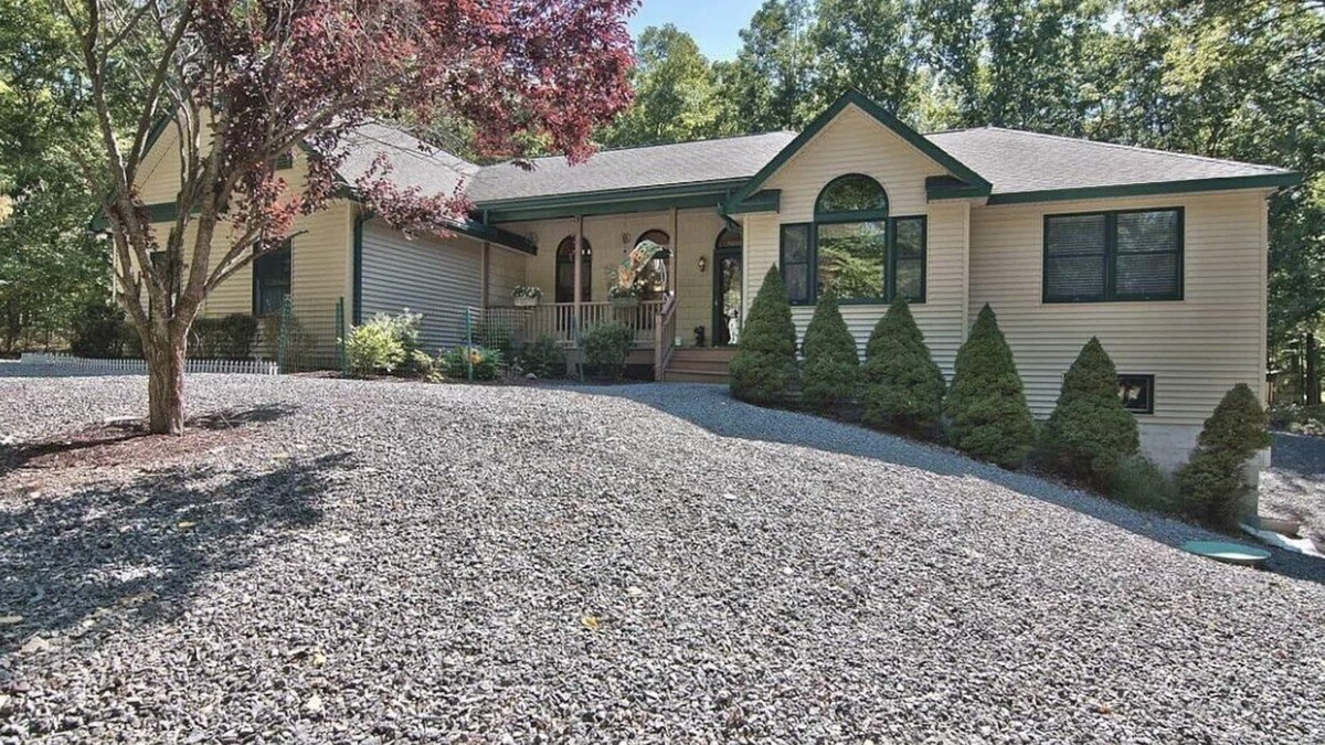 Lackawaxen House | Welcome to our all-season, pet friendly home away from home Pocono retreat.