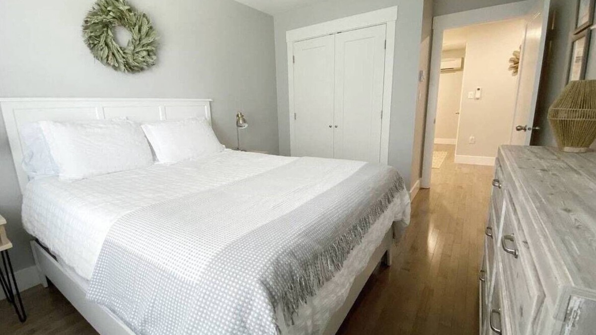 Fredericton Apartment | Welcome to our beautiful 2 level townhouse located in uptown Fredericton