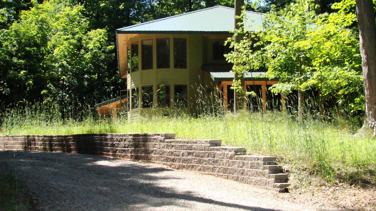 Frankfort House | Welcome to our cottage on the M22 corridor