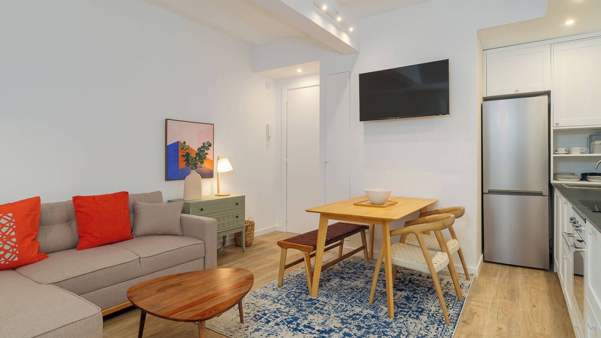 El Parc i la Llacuna del Poblenou Apartment | Welcome to our cozy apartment in Poblenou! You will love it because it's location, close to all the main interesting places in Barcelona and at the same time, away from the noise of the city.