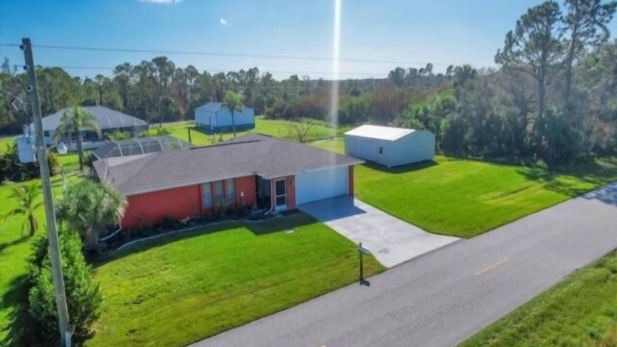 Gulf Cove House | Welcome to Our Enchanting Home! Wilderness & Adventure Seekers Welcome!