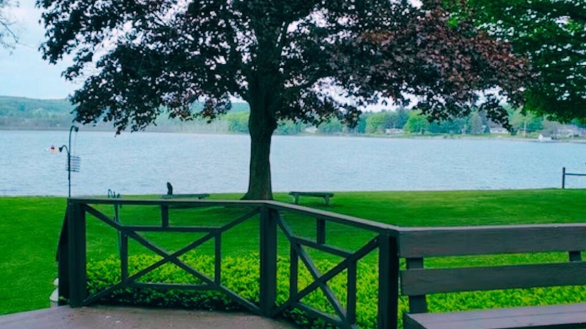 Lily Dale House | Welcome to our inviting all-season Lakefront Retreat near Lily Dale and Fredonia