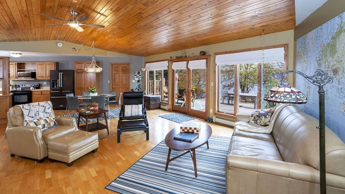 Barnum House | Welcome to our lake home! Enjoy the sunrise over Big Hanging Horn!