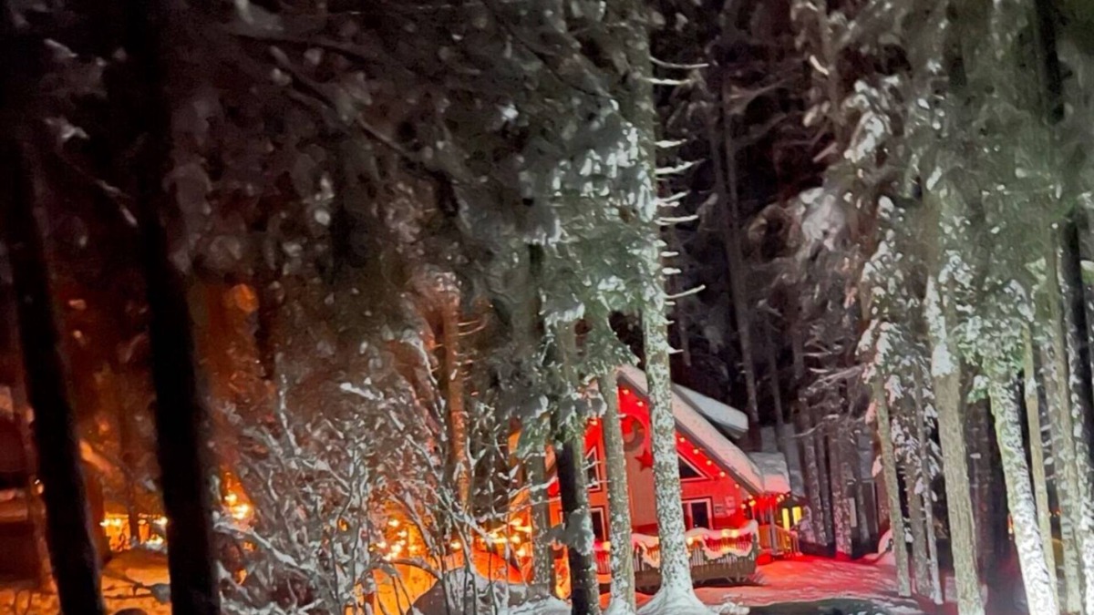 Roslyn Ridge Ski Chalet | WELCOME TO OUR MOUNTAIN PARADISE in Pineloch Sun above Lake Cle Elum.