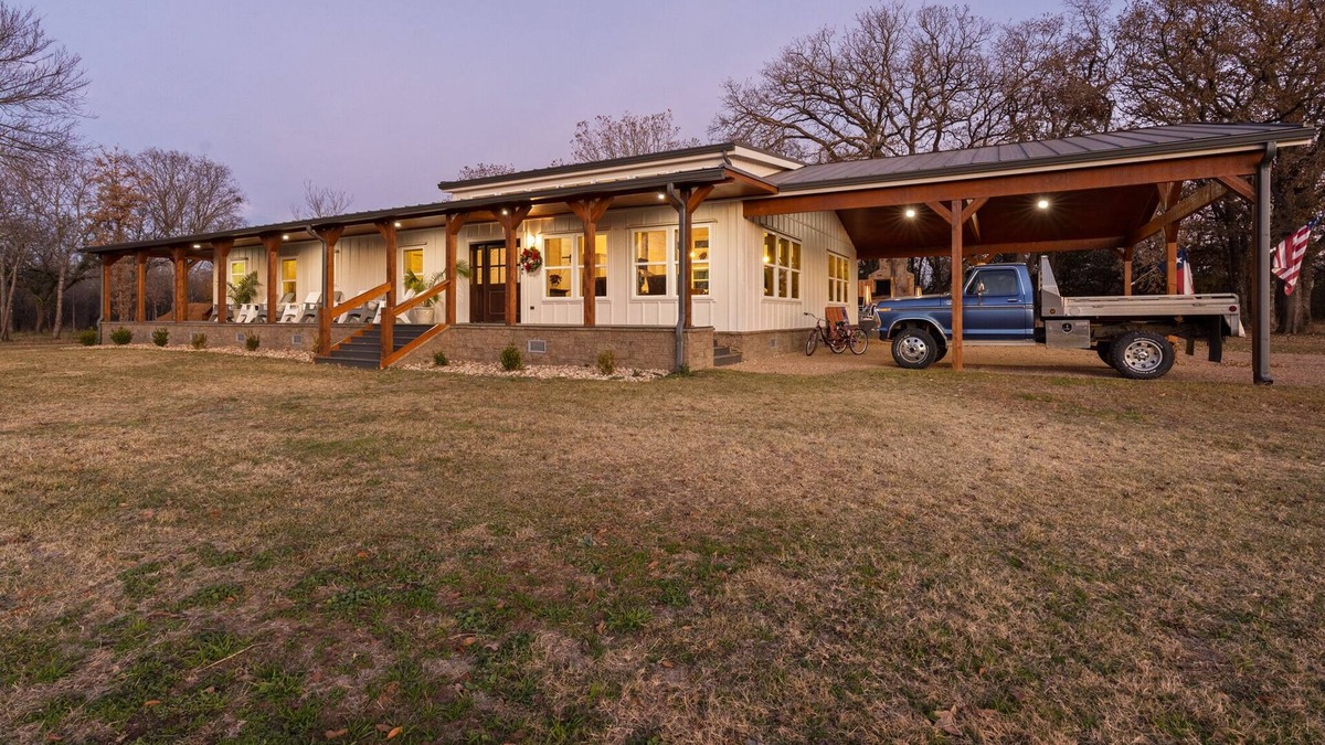 Cleburne Cabin | Welcome to our picturesque ranch oasis less than 1 hour from DFW!