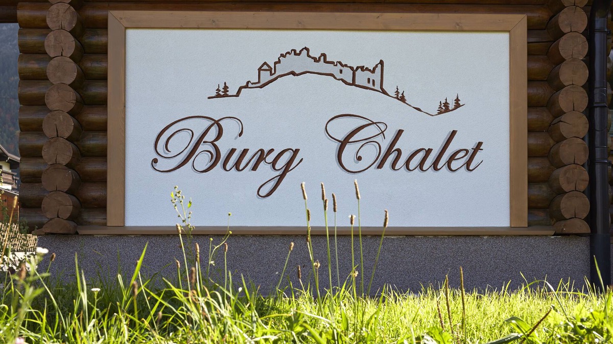 Ehenbichl House | Welcome to our romantic castle chalet in Ehenbichl